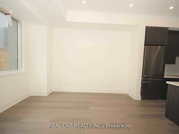 4th image of 35 Dervock Cres #4