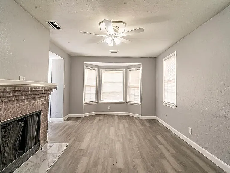 8027 Floyd St — Photo 6
