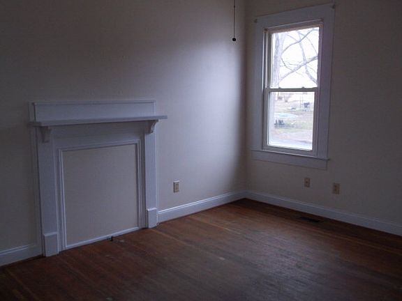 3rd image of 1103 Watkins Ave