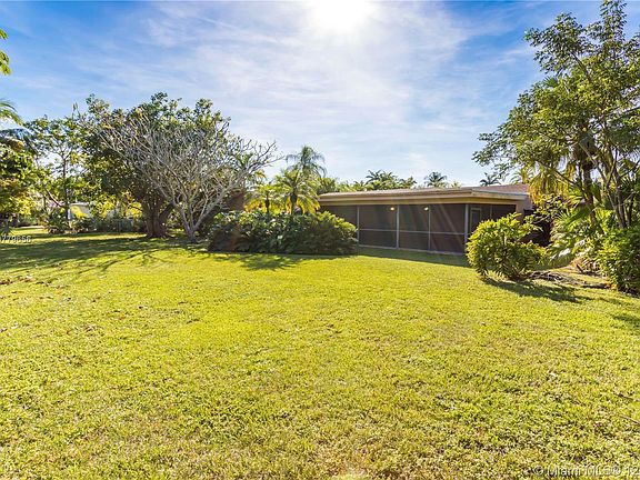 5th image of 13805 SW 74th Ct