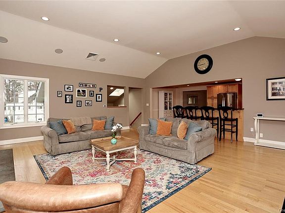 5th image of 18 Williams St