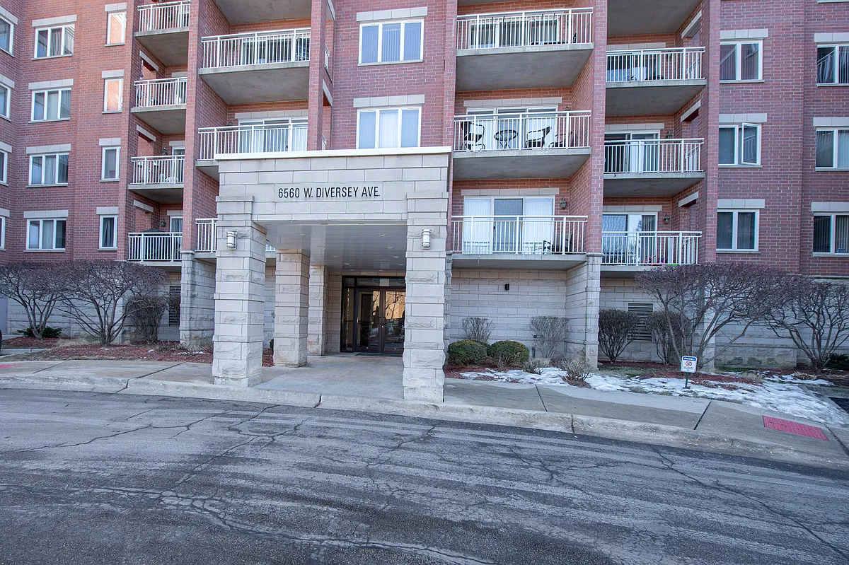 Building Photo - 6560 W Diversey Ave #605D