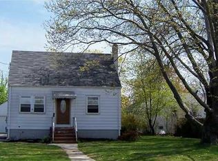 44 Macarthur Ave, Sayreville, NJ 08872