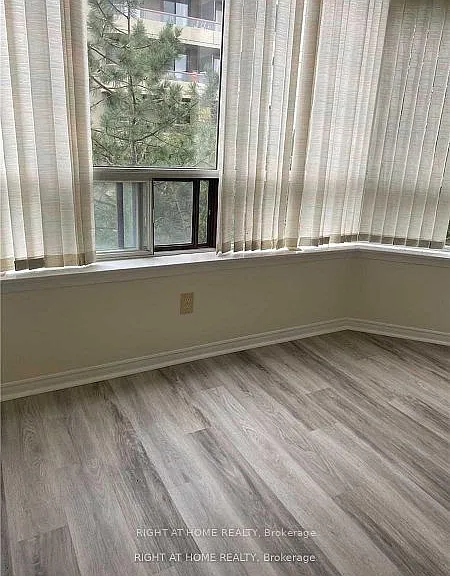 91 Townsgate Dr #411 — Photo 8