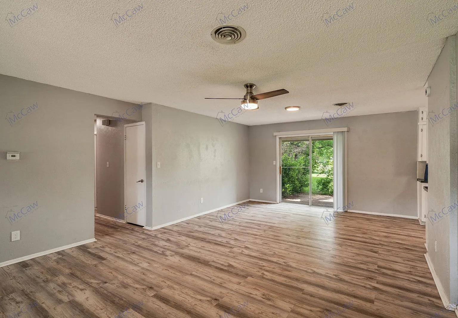 3 bed, 2.0 bath, 1350 sqft, $1,795 — Photo 3