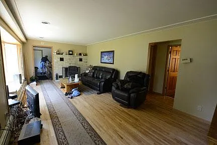 3 bed, 1350 sqft, $2,000 — Photo 4
