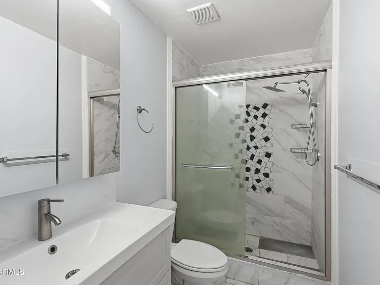 126 W Loma Vista Dr #101 — Photo 22