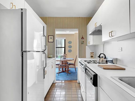 3rd image of 185 W End Ave APT 27D