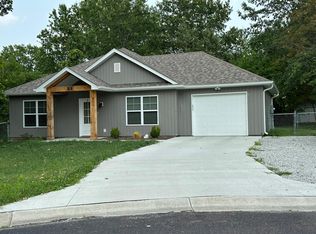 370 N Sunny Side Ct, Columbia, MO 65201