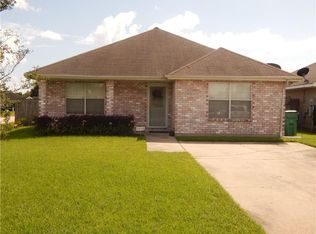 3725 Eastview Dr, Harvey, LA 70058