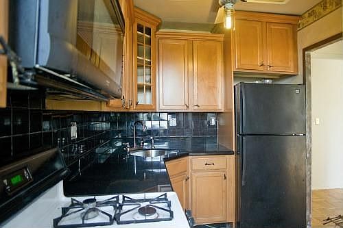 3rd image of 365 Clinton Ave APT 7A