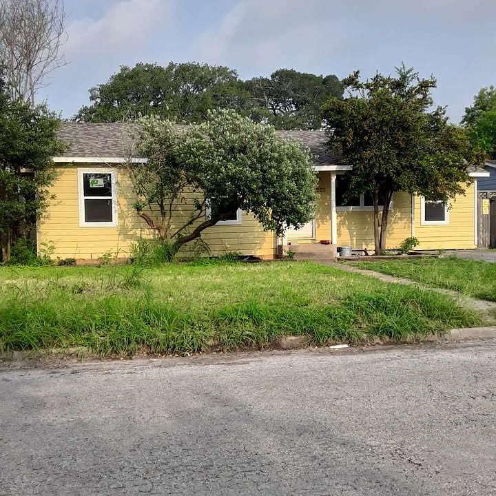 1st image of 523 S Wanda Dr