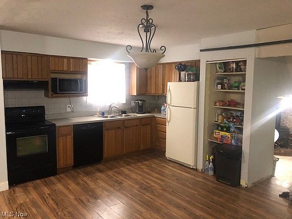 4th image of 3679 Carlisle Dr