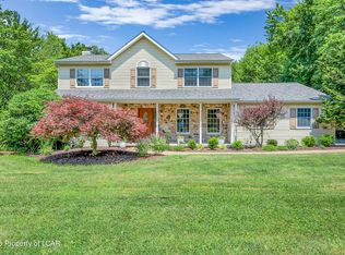 25 Doe Run Trl, Mountain Top, PA 18707