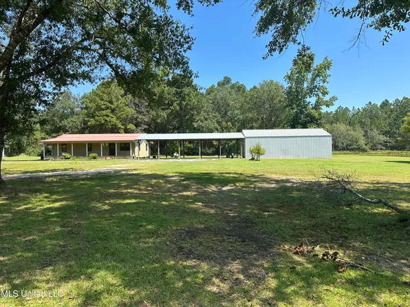 222 Mixon Lake Rd, Lucedale, MS 39452