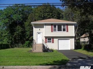 10 S 22nd St, Wyandanch, NY 11798