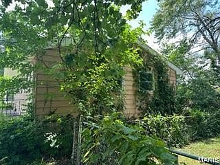 3rd image of 6823 Knoll Ave