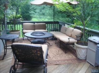 716 Holly Ct, Norwood, NJ 07648