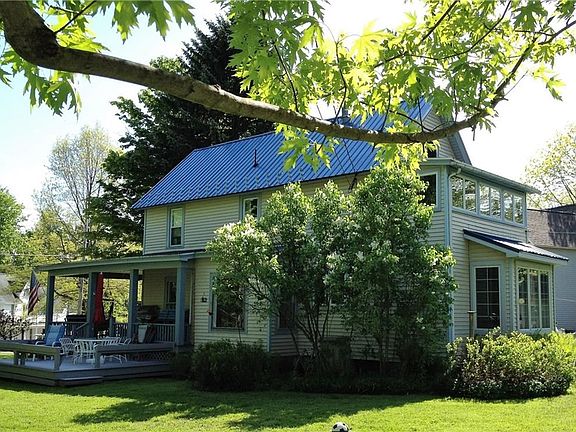 4th image of 6084 Lookout Ave
