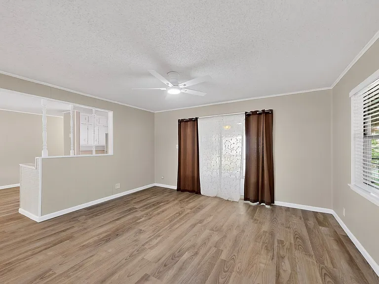 1016 Sproles Dr — Photo 14