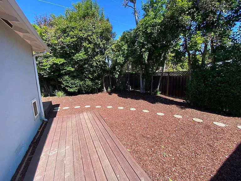 1052 Clark Ave — Photo 30