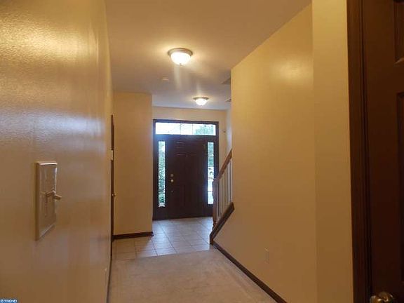 3rd image of 815 Hubble Ave