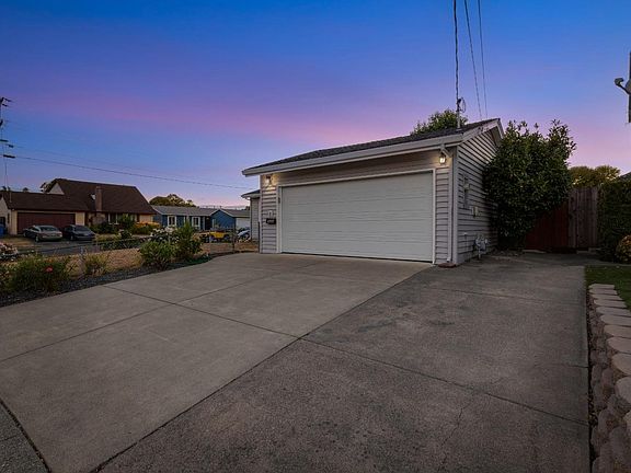 4th image of 7626 Bobbie Way