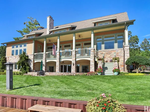 7719 Island Ln, Wonder Lake, IL 60097