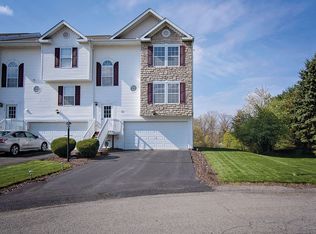112 Antler Hollow Dr, Cranberry Township, PA 16066
