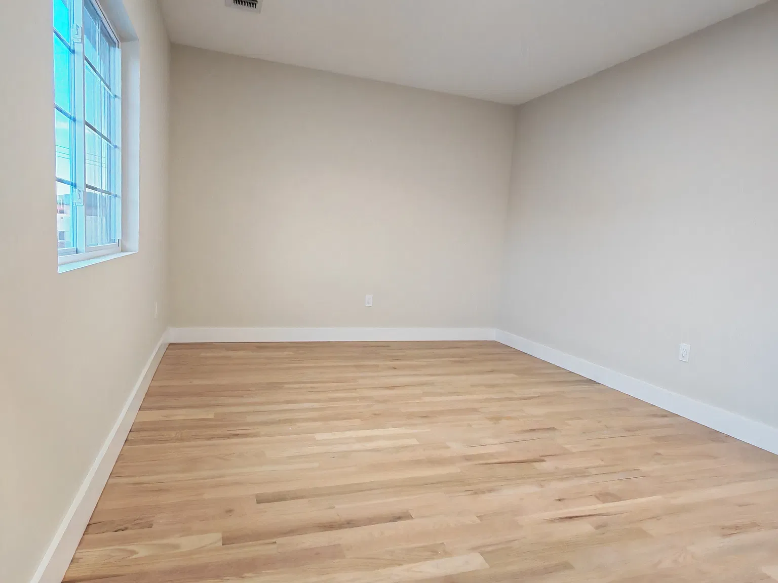 311 Liberty Ave — Photo 4