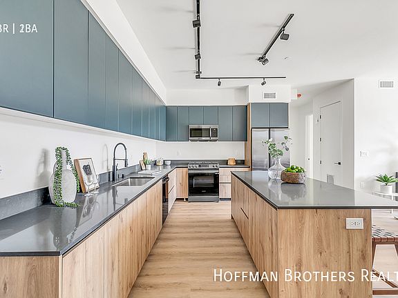 3rd image of 14753 Burbank Blvd #207