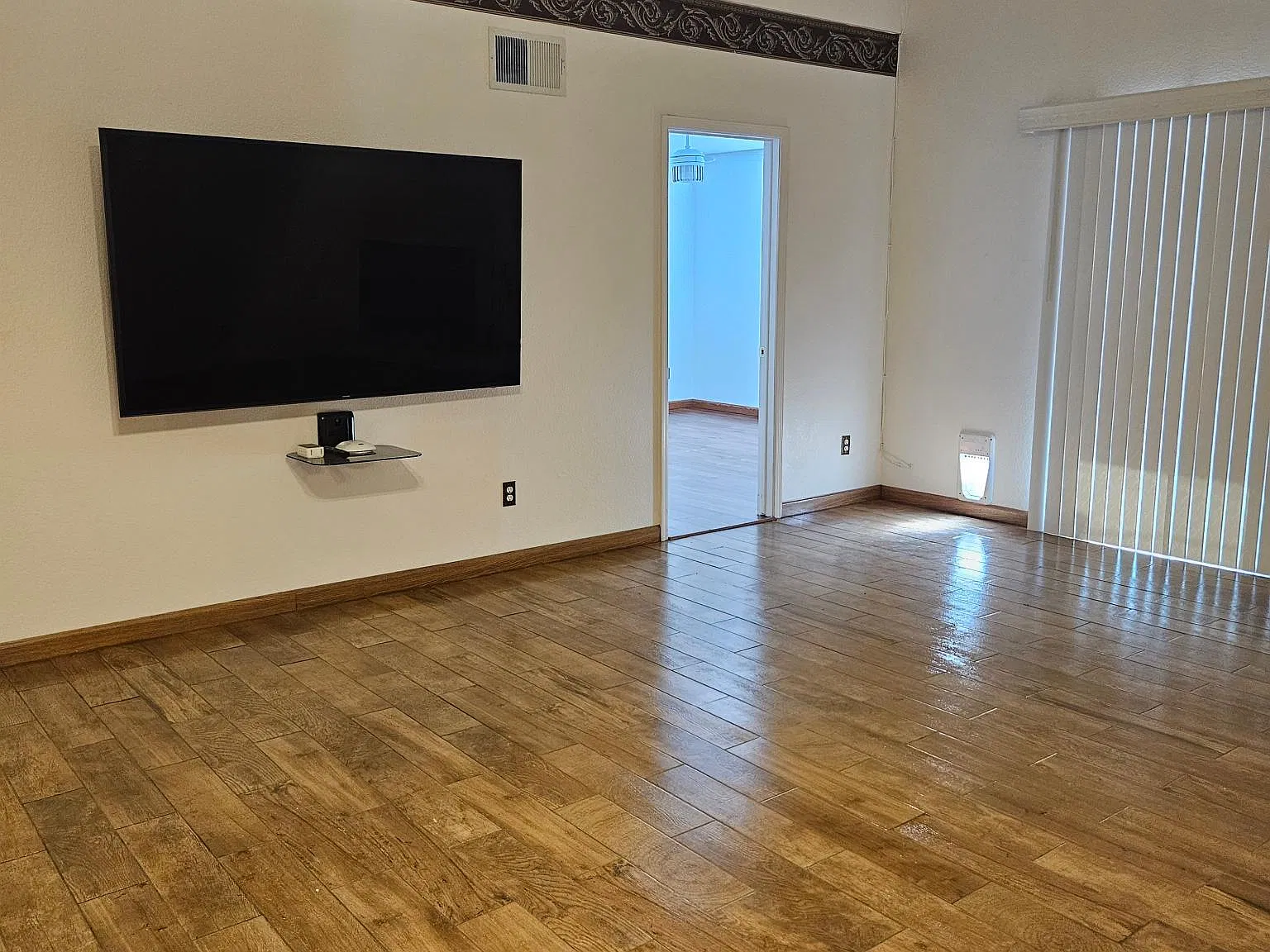 3 bed, 1233 sqft, $1,600 — Photo 3