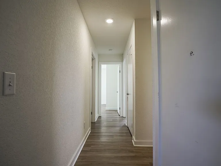 229 N Broyles St — Photo 8