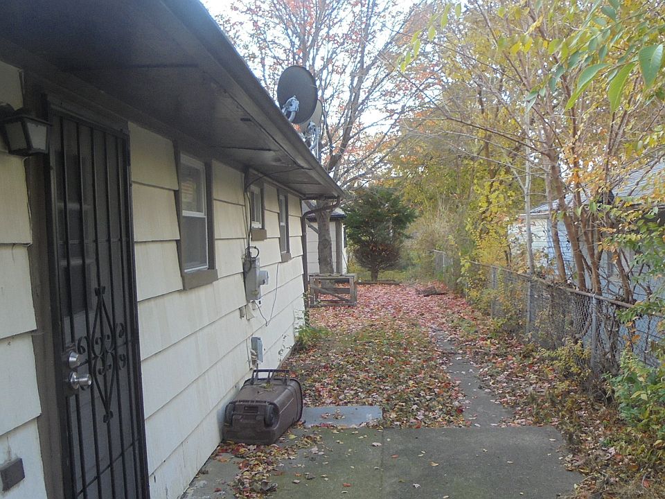 2nd image of 14620 University Ave