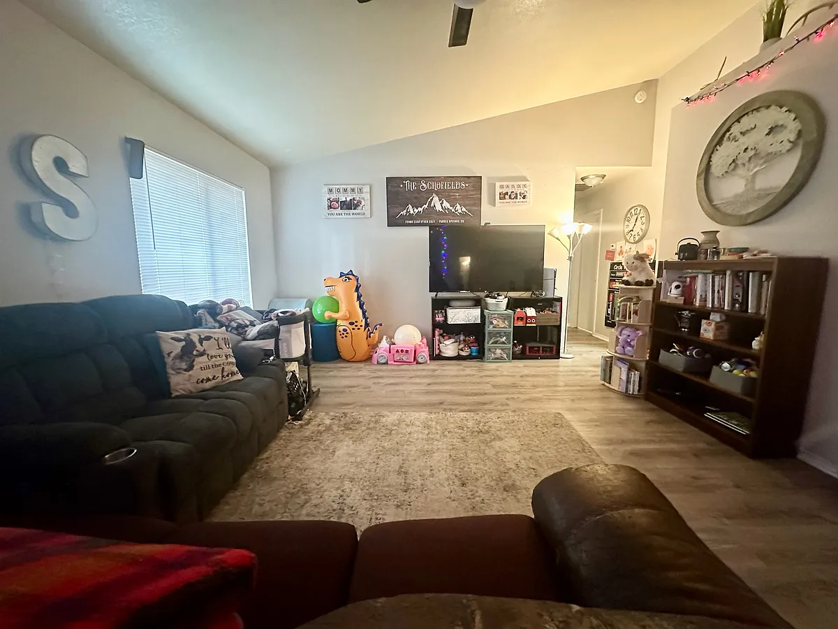 Building Photo - 516 Park Ave #B