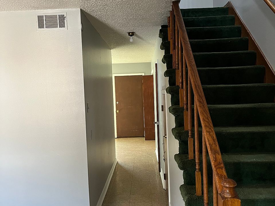 1st image of 1537 London Cross Rd APT D