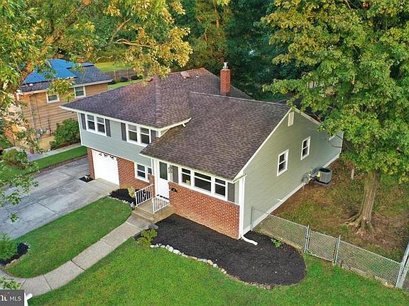 5th image of 16 Redwood Dr