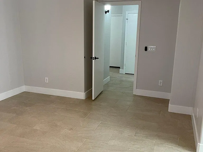 4720 N 95th Ln — Photo 24