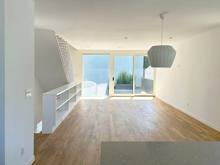 1629 N Gilpin St — Photo 3