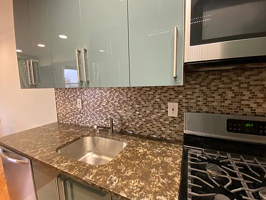 Sold by Dom Realty | media 14