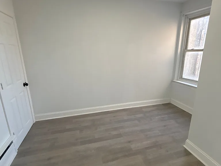 6415 Glenmore Ave — Photo 12