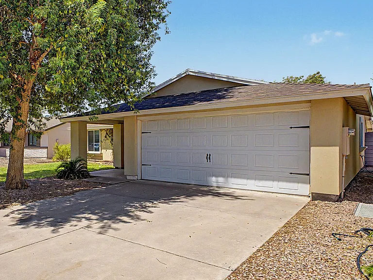 2104 N Comanche Dr — Photo 5