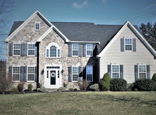 4006 Ashbrook Dr, Royersford, PA 19468