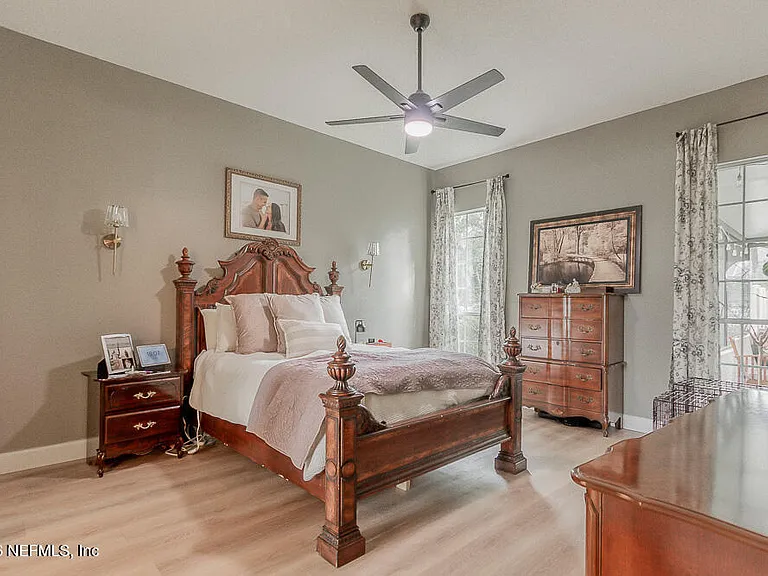 1905 Harbor Island Dr — Photo 21