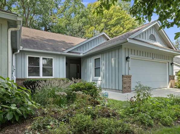 9 Saint Andrews Dr, Michigan City, IN 46360