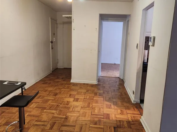 91-08 32nd Avenue image 2 of 9