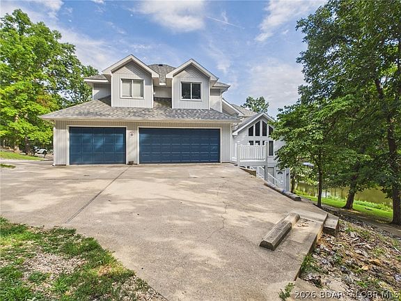 2nd image of 26 Blue Heron Ct