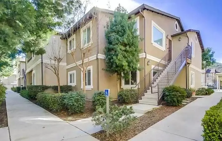 9728 Marilla Dr — Photo 3
