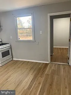 2 bed, 705 sqft, $2,000 — Photo 2