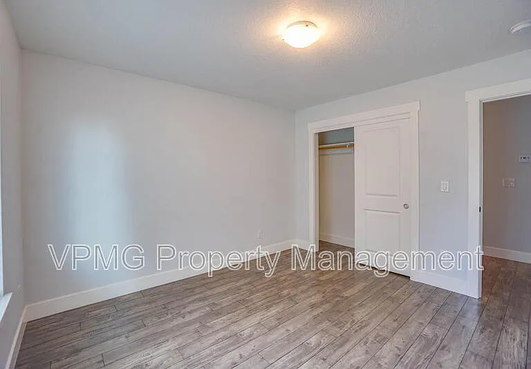 10703 NE 70th St #1 — Photo 28